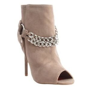 NIB Charles Jourdan Paris Cary Ankle Boot *9